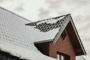 roof covered in snow in danger of getting ice dams