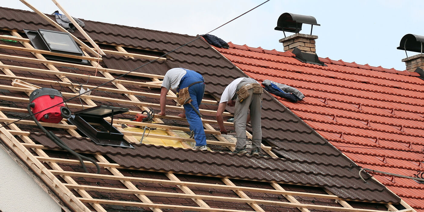 Roofers from Heartland Elite working in Lee's Spring MO